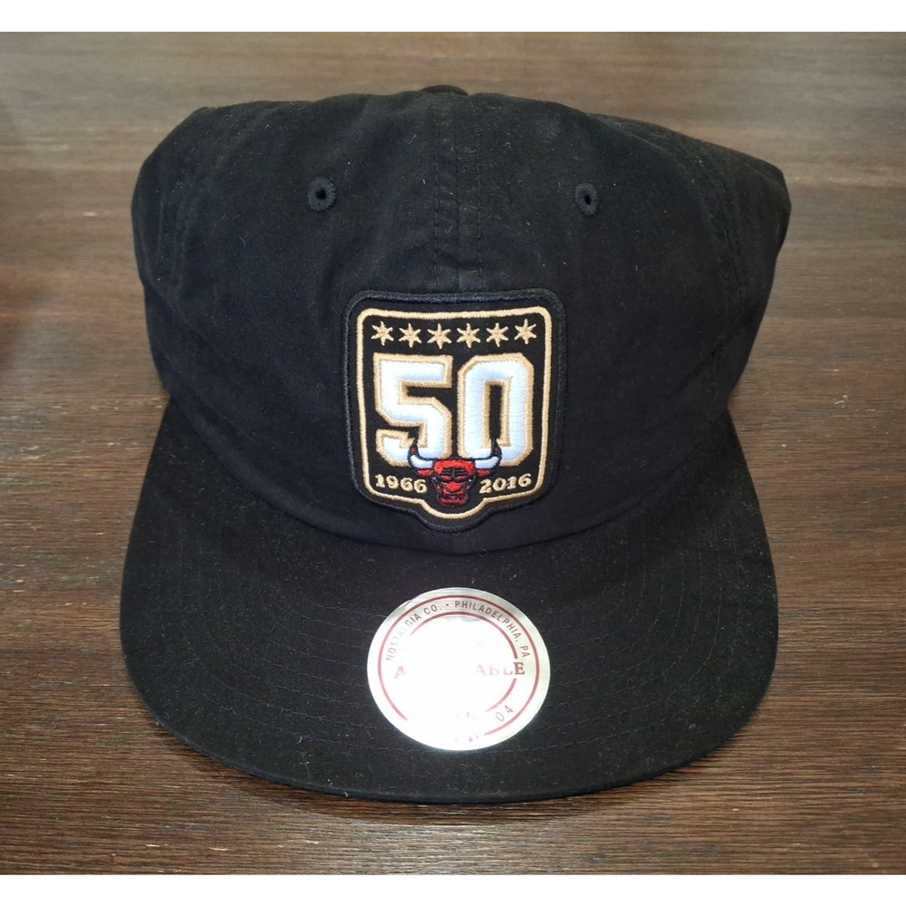Chicago Bulls Mitchell &‎ Ness Black 50 Years Adj Strapback Flat Bill Hat - New!